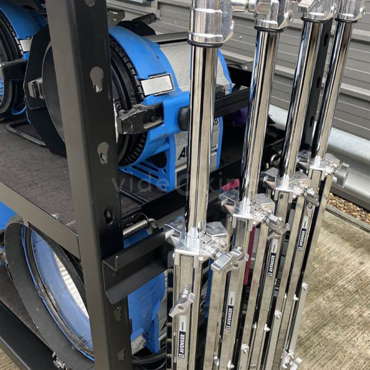 Head Cart with Adjustable Shelves & Combo Stand Hangers_3