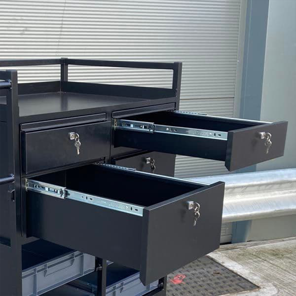 Lomart Work Station with 4 Drawers and 4 Crates_4