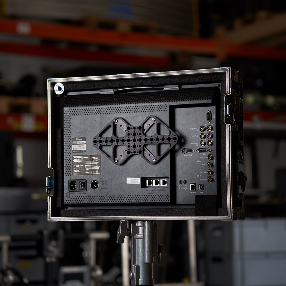 fookus-pookus-vesa-mounting-plate-04